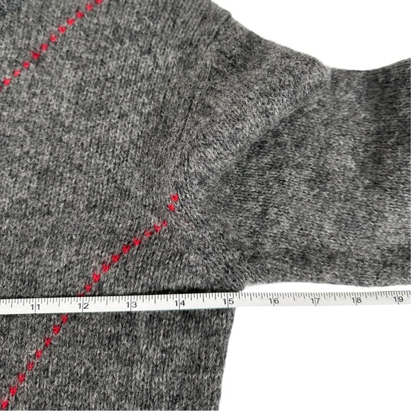 Vintage Izod 100% Virgin Wool Knit Argyle Gray Red Blue Crewneck Sweater Size 16 - Picture 4 of 7